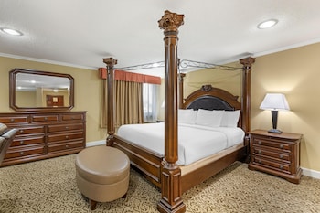 Suite, 1 King Bed, Non Smoking, Jetted Tub