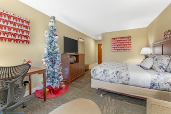 Standard Room, 1 King Bed, Non Smoking, Refrigerator & Microwave