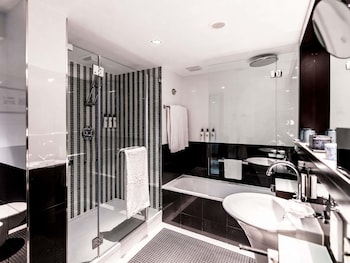 Prestige Suite, 1 King Bed, Lounge (High Floor)