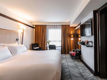 Junior Suite, 1 King Bed