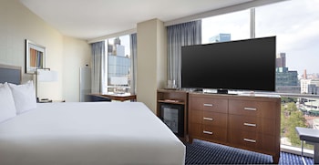 Standard Room, 1 Queen Bed