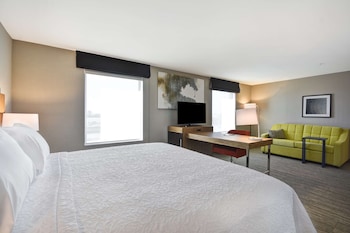 Studio, 1 King Bed, Accessible (Hearing)