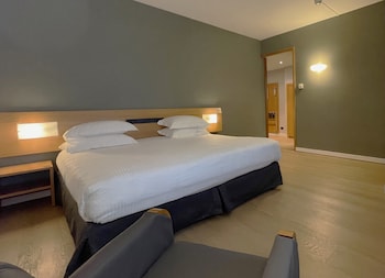 Premium Room, 1 King Bed with Sofa bed