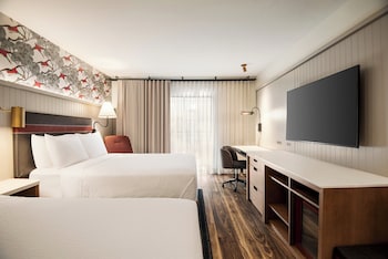Standard Room, 2 Queen Beds (Atrium View)