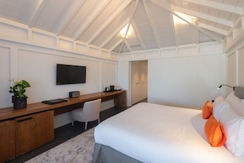 Deluxe Room, Balcony (Ocean, Grand)
