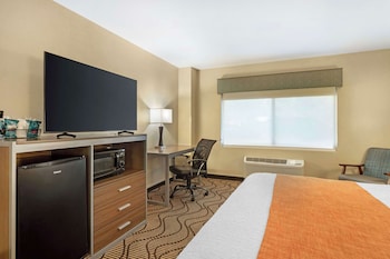 Standard Room, 1 King Bed, Accessible, Non Smoking