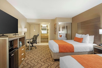 Standard Room, 2 Queen Beds, Non Smoking, Refrigerator & Microwave (Pet Friendly)