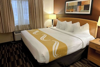 Suite, 1 King Bed with Sofa bed, Non Smoking