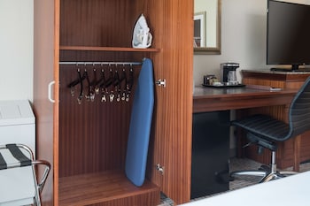 Room, 2 Queen Beds, Accessible (Roll-In Shower, Mobility & Hearing)