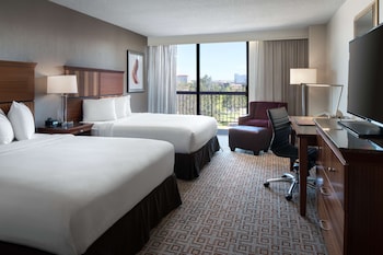 Room, 2 Queen Beds, Non Smoking, Balcony