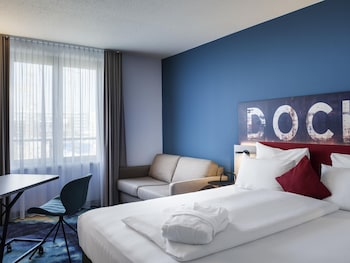 Superior Room, 1 Queen Bed with Sofa bed