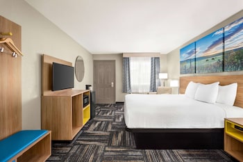 Room, 1 King Bed, Accessible, Non Smoking (Mobility,Tub w/Grab Bars)