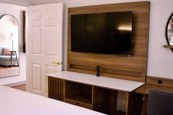 Executive Room, 1 King Bed, Non Smoking