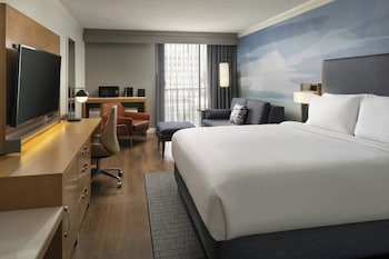 Room, 1 King Bed with Sofa bed, Balcony (Hearing Accessible)