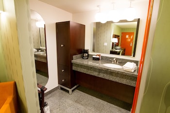 Deluxe Room, 2 Queen Beds
