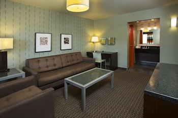 Deluxe Suite, 1 King Bed