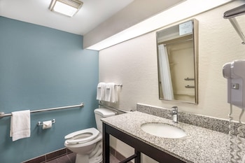 Accessible Room | 1 Queen Bed | Lowered Tub | Sleeps 2 | Free Breakfast