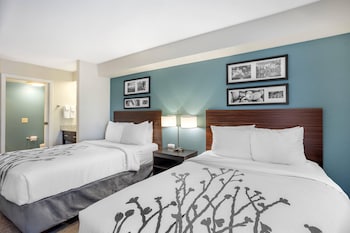 Room | 2 Double Beds | Sleeps 4 | Free Breakfast
