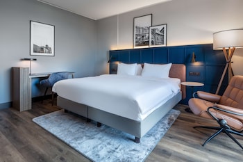 Suite, 1 Bedroom, Lake View (Panoramic)