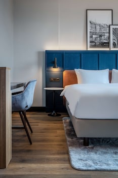 Suite, 1 Bedroom, Lake View (Panoramic)
