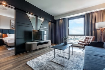 Suite, 1 Bedroom, Lake View (Panoramic)
