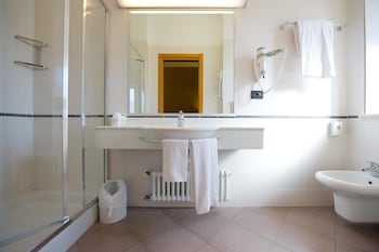 Standard Room, 3 Twin Beds