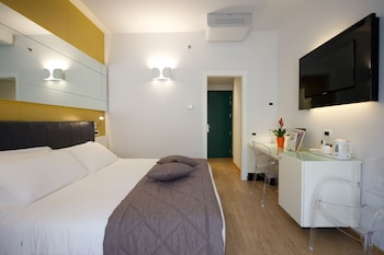 Standard Room, 1 Queen Bed
