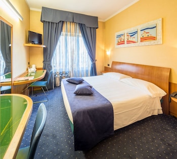 Standard Room, 1 Queen Bed