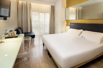 Standard Room, 1 Queen Bed