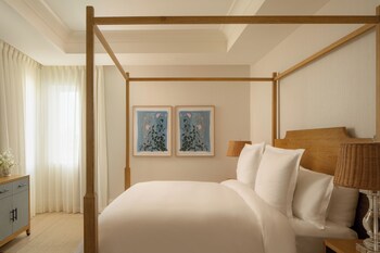 Suite, 1 King Bed (Cypress Suite King)