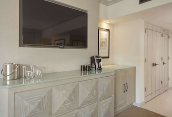 Room, 1 King Bed, Balcony (Resort, Balcony/Patio)