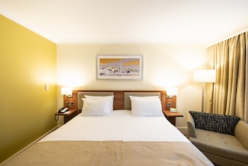 Standard Room, 1 Queen Bed