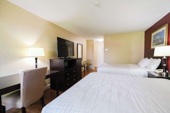 Standard Room, 2 Queen Beds, Courtyard View