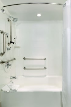 Suite, 1 Double Bed, Accessible, Non Smoking (Mobility & Hearing, Roll-in Shower)