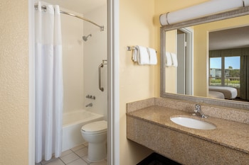 Room, 2 Queen Beds (Standard View)