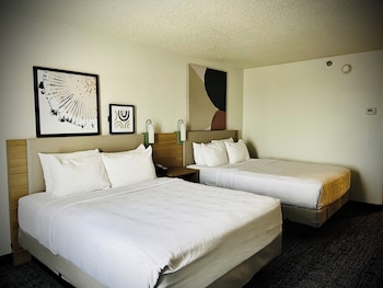Room, 2 Queen Beds