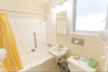 Standard Room, 1 King Bed, Garden View