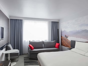 Club Room, 1 Queen Bed