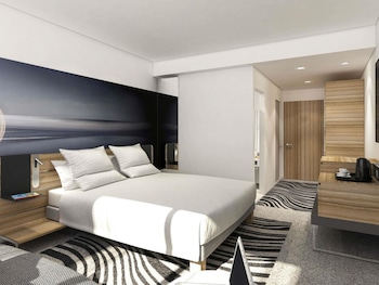 Club Room, 1 Queen Bed