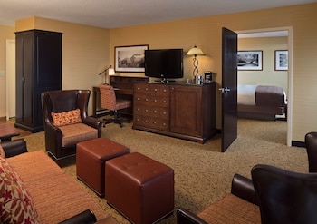 Suite, 1 King Bed, Non Smoking