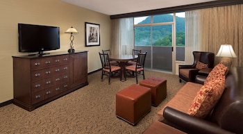 Deluxe Suite, 1 King Bed, Non Smoking