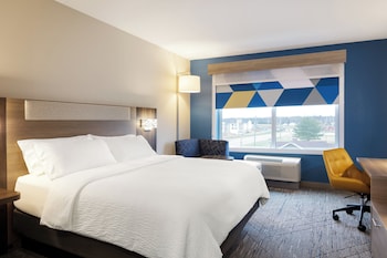 Standard Room, 1 King Bed, River View
