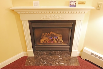 Suite, 2 Queen Beds, Accessible, Fireplace