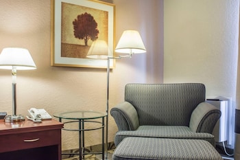 Business Room, 1 Queen Bed, Non Smoking (Upgrade)