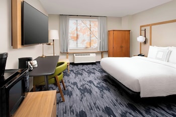 Room, 1 King Bed, Hearing Accessible (Accessible Bathtub)