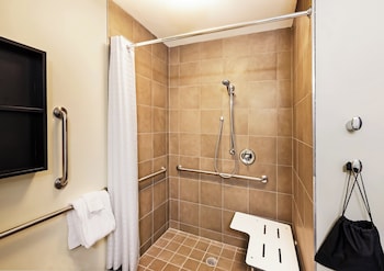 Studio Suite, 1 King Bed, Accessible (Comm, Mobil, Roll In)