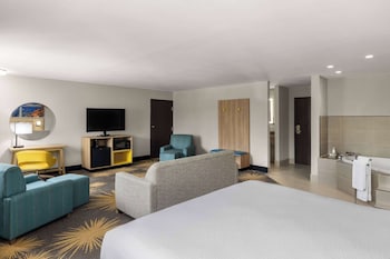 Studio Suite, 1 King Bed, Non Smoking