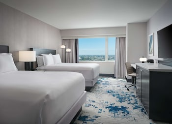 Room, 2 Queen Beds (Skyview)