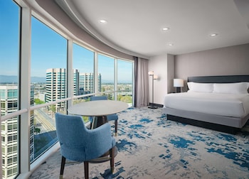 1 King Bed, 1 Bedroom, Executive Suite