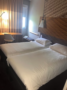 Room, Multiple Beds